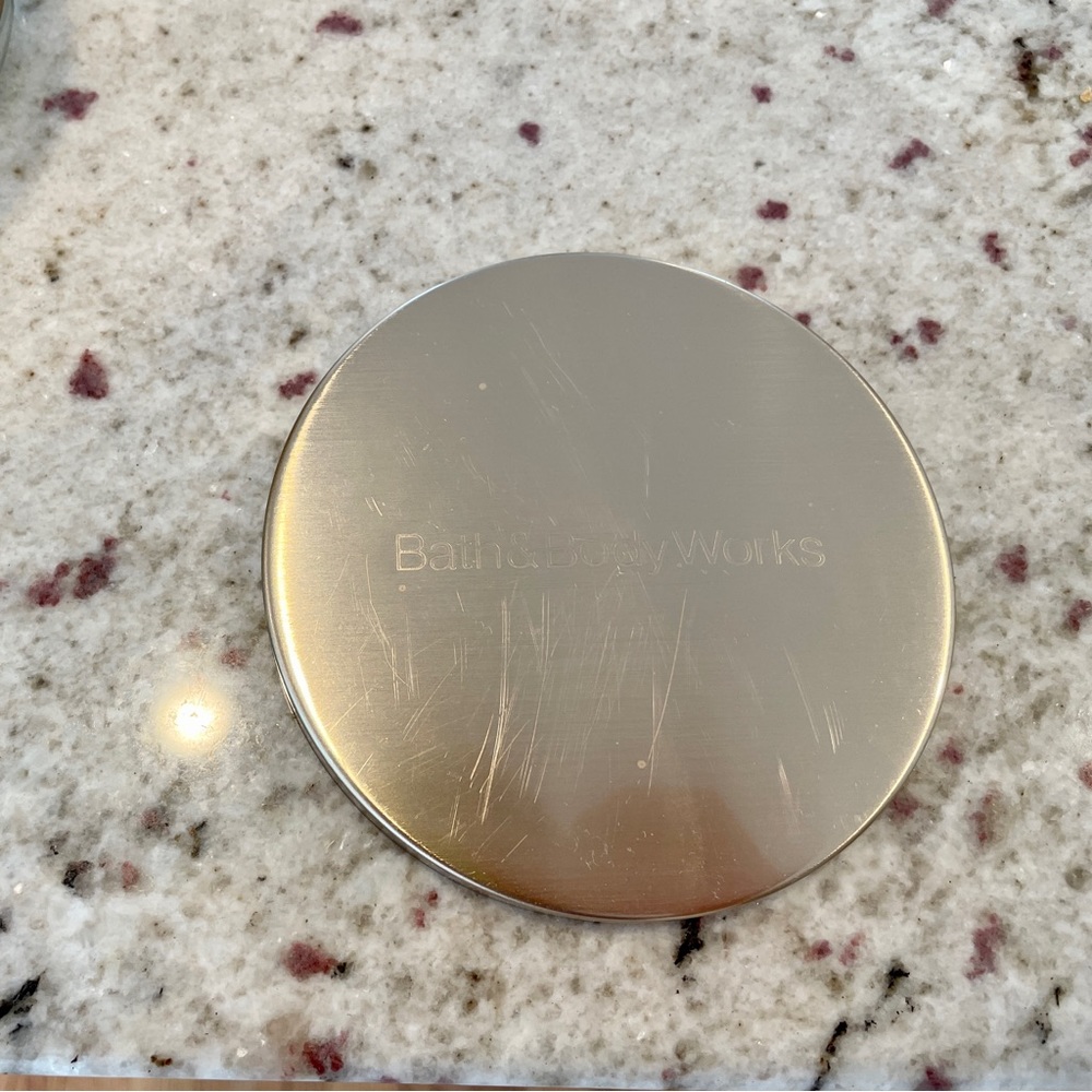 Bath and Body Works Merry Madeleine Cookie Candle New - Picture 3 of 5